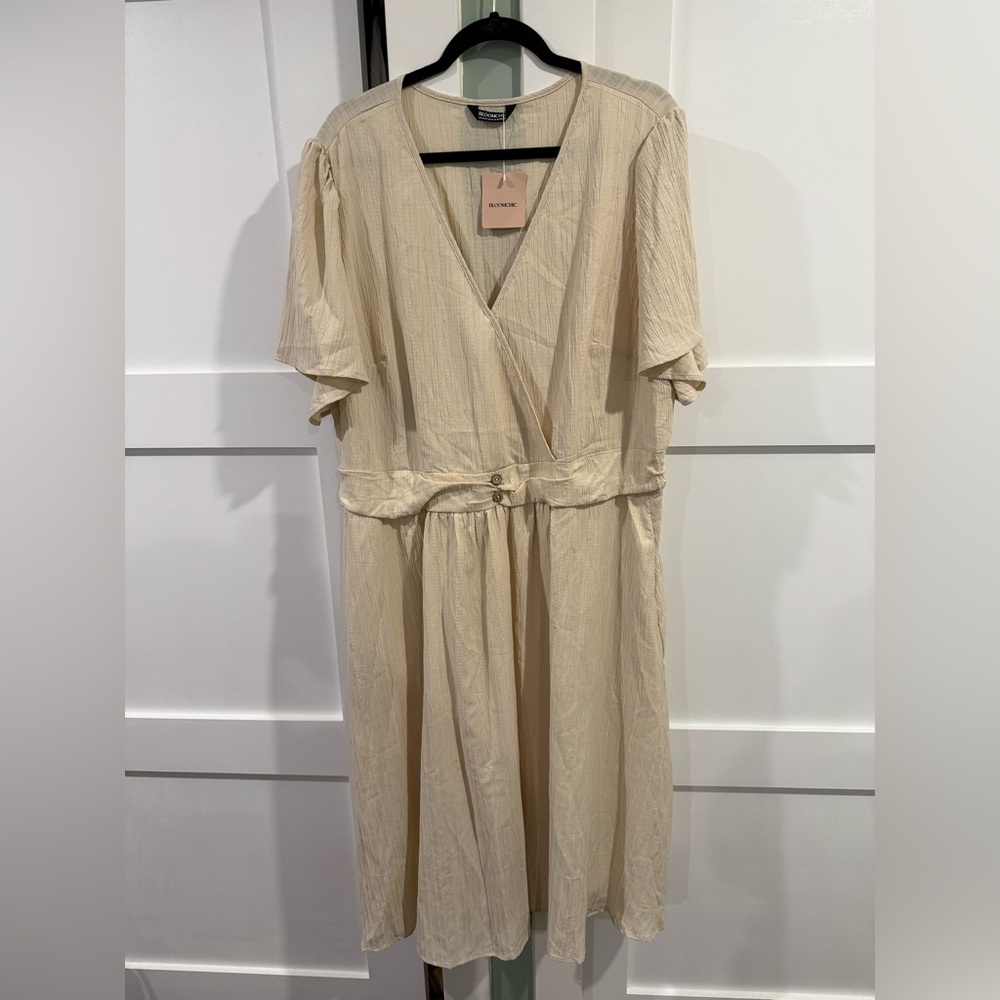 BloomChic Cream Midi Dress